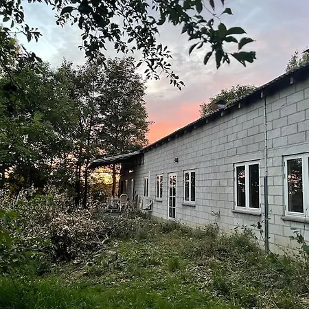 Stort Rummeligt Hus 스테지